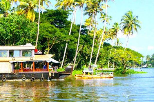 Pune Kerala Deluxe Package